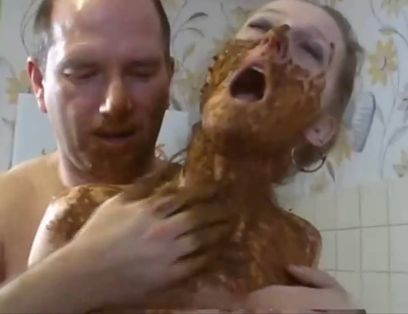 Amateur Toilet Wife Having Extremely Messy Fun with Her Man